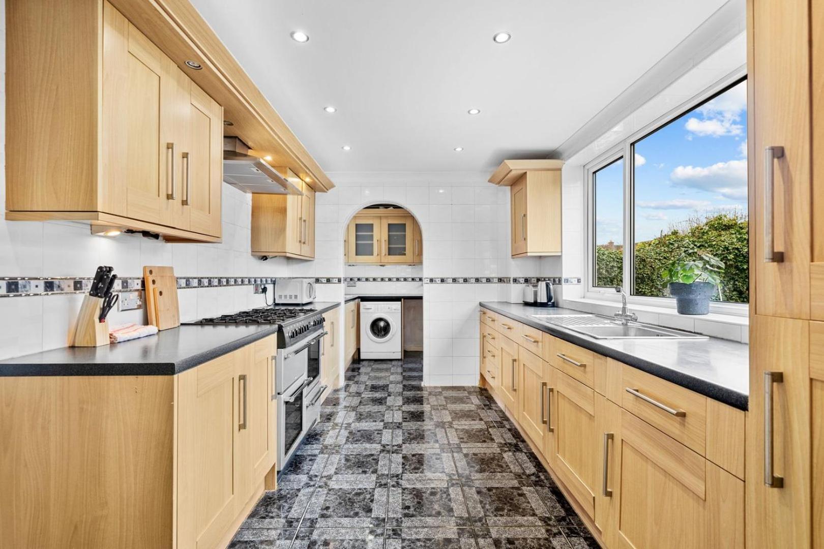 Bramcote Lane Spacious 5 Bedroom House นอตติงแฮม ภายนอก รูปภาพ