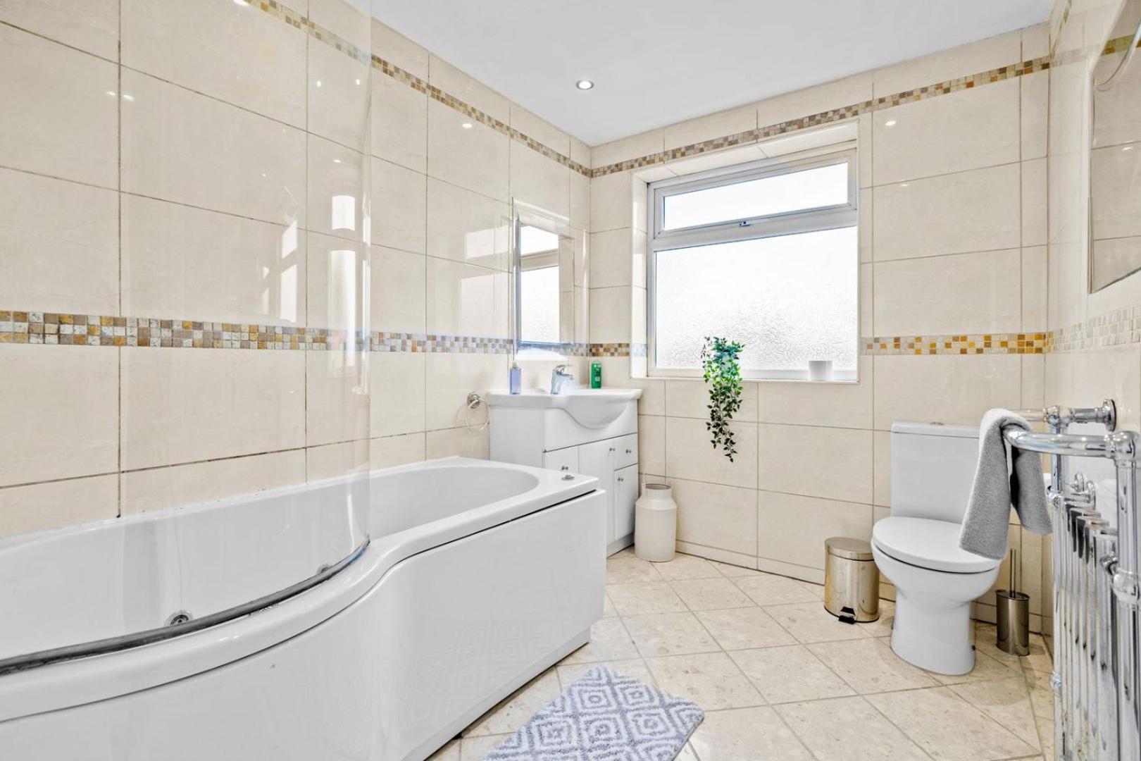 Bramcote Lane Spacious 5 Bedroom House นอตติงแฮม ภายนอก รูปภาพ